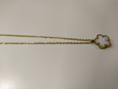 Collar con colgante trebol cinco hojas blanco - additional image 9