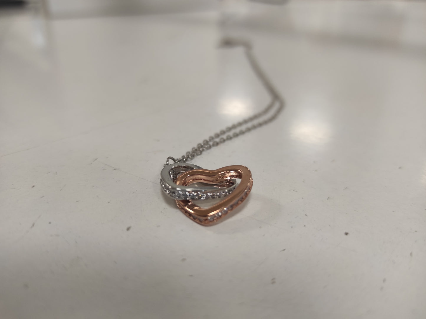 Collar de doble anillo de corazón bicolor - additional image 1